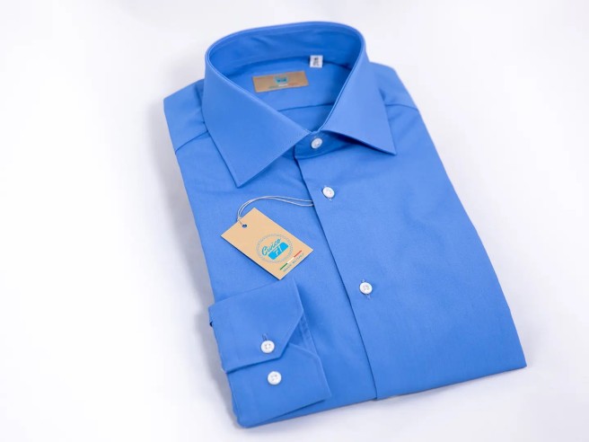 Camicia modello Lecce, tessuto cotone colore blu cobalto.